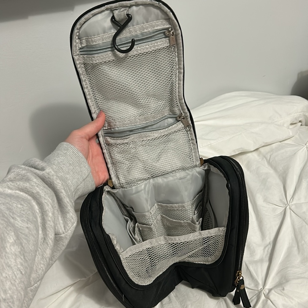 BLACK WASH BAG - Picture 2 of 2